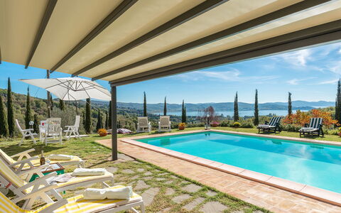 La Martinella 12: Ombre, Eco Hôtel, Mobilier De Jardin, Store, Chaise, Structure En Plein Air, Villa, Recours, Plante D'Appartement, Balcon