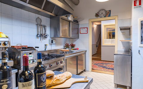 Villa Leonardo 30+6: Cuisine, Appareil De Cuisine, Principaux Appliance, Comptoir, Cuisinière, Éclairage, Meubles, Électroménager, Gaz Poele, Domicile