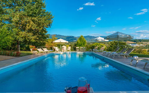 Villa Leonardo 30+6: Piscine, Montagnes Relief, Montagne, Colline, Mobilier De Jardin, Recours, Chaîne De Montagnes, Parapluie, Eco Hôtel, Balancelle