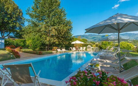 Villa Leonardo 30+6: Montagnes Relief, Montagne, Piscine, Colline, Chaîne De Montagnes, Recours, Eco Hôtel, Parapluie, Jardin, Station De Montagne