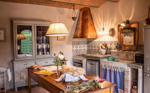 Dimora San Germano 14: Meubles, Design Intérieur, Bois, Cuisine, Éclairage, Domicile, Sol, Cabinetry, Pièce, Luminaire