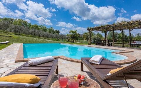 La Cerqua 8: Bleu, Piscine, Mobilier De Jardin, Recours, Meubles, Eco Hôtel, Balancelle, Loisir, Ombre, Biens