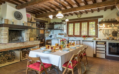 La Cerqua 8: Meubles, Bois, Design Intérieur, Domicile, Cuisine, Table, Maison, Table Cuisine Et Salle A Manger, Pièce, Chaise
