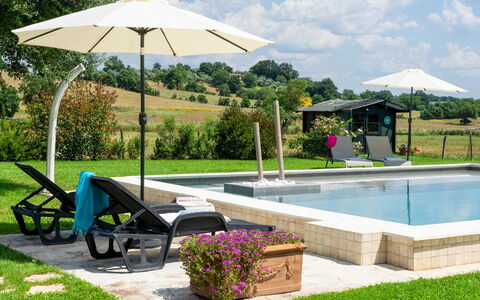 Cottage Violapo 6+2: Piscine, Parapluie, Mobilier De Jardin, Meubles, Loisir, Recours, Jardin, Chaise, Ombre, Balancelle