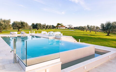 La Perla tra Gli Ulivi 12: Bleu, Piscine, Composite, Recours, Caractéristique De L'Eau, Ombre, Thermes, Villa, Conception, Tuile