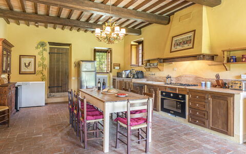Casale Piattini 10: Meubles, Sol, Design Intérieur, Mur, Bois, Cabinetry, Domicile, Cuisine, Sol, Pièce