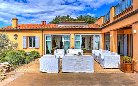 Villa le Cave 12: Biens, Domicile, Recours, Eco Hôtel, Piscine, Hacienda, Villa, Jardin, Ombre, Chaise
