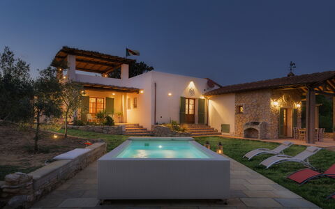Villa Zaca 6: Piscine, Maison, Recours, Architecture, Biens, Domicile, Ferme, Composite, Porte, Eco Hôtel