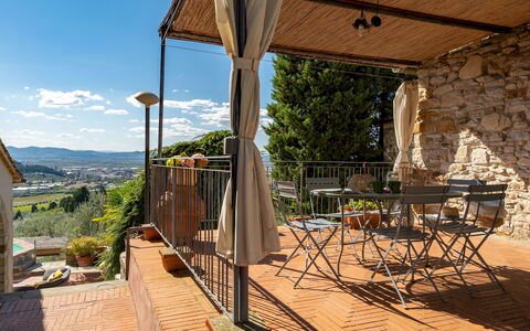 Torre al Poggio 8: Balcon, Porche, Chaise, Mobilier De Jardin, Plate-Forme, Ombre, Balustrade, Pot De Fleur, Eco Hôtel, Plante D'Appartement