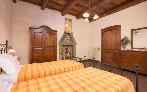 Casale del Castagneto 8: Meubles, Design Intérieur, Mur, Bois, Plafond, Chambre, Sol, Lit, Sol, Pièce