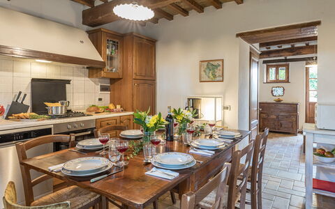 Casa Largnano 6+2: Meubles, Design Intérieur, Sol, Salle À Manger, Table, Bois, Table Cuisine Et Salle A Manger, Chaise, Plafond, Sol