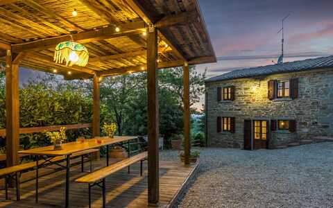 Casa Largnano 6+2: Bois, Maison, Chalet, Domicile, Porte, Porche, Pot De Fleur, Eco Hôtel, Plate-Forme, Dur