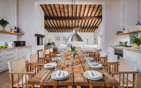 Villa Carmeli 12+2: Meubles, Design Intérieur, Bois, Sol, Plafond, Table, Table Cuisine Et Salle A Manger, Cuisine, Domicile, Chaise