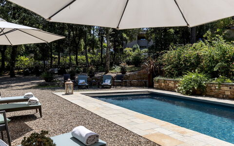 Villa Rinaldi 6: Parapluie, Mobilier De Jardin, Piscine, Meubles, Balancelle, Pot De Fleur, Chaise, Dalle, Ombre, Recours