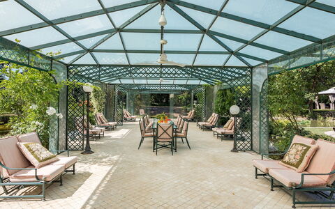 Villa Mimmina 8: Meubles, Chaise, Ombre, Jardin, Patio, Structure En Plein Air, Mobilier De Jardin, Eco Hôtel, Aménagement Paysager, Tableau De Plein Air