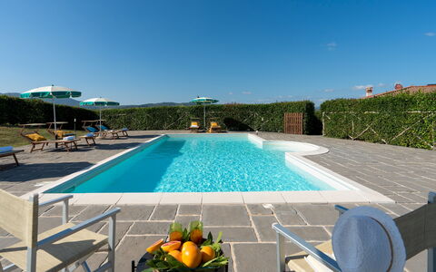 Villa Il Magnifico 10: Piscine, Mobilier De Jardin, Recours, Chaise, Eco Hôtel, Ombre, Aménagement Paysager, Pot De Fleur, Tableau De Plein Air, Plante D'Appartement