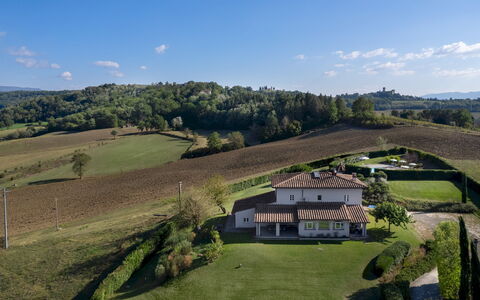 Villa Il Magnifico 10: Herbe, Prairie, Zone Rurale, Colline, Lot Terre, Maison, Paysage, Montagnes, Plaine, Chalet