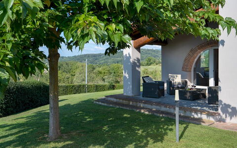 Villa Il Magnifico 10: Lot Terre, Jardin, Ombre, Pelouse, Aménagement Paysager, Cour, Arrière-Cour, Parc, Structure En Plein Air, Ferme