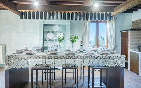 Le Residenze dei Potti 12: Meubles, Design Intérieur, Table, Vaisselle, Nappe De Table, Linge, Textile, Salle À Manger, Table Cuisine Et Salle A Manger, Chaise
