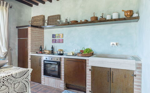 Le Residenze dei Potti 12: Mur, Meubles, Sol, Bois, Design Intérieur, Cuisine, Sol, Comptoir, Pièce, Domicile