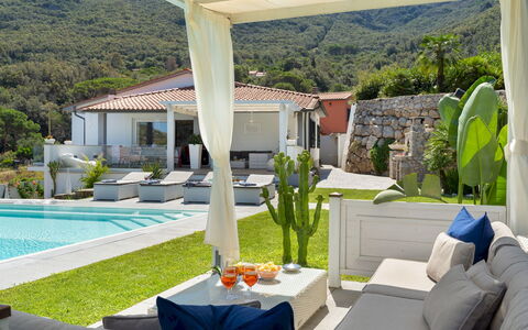 Villa Pietro 10: Piscine, Recours, Mobilier De Jardin, Eco Hôtel, Porche, Loisir, Biens, Villa, Ombre, Balancelle
