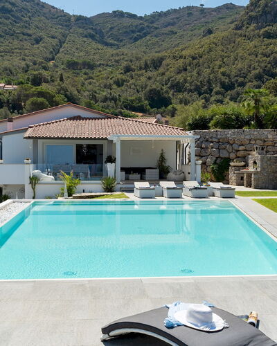 Villa Pietro 10: Piscine, Recours, Loisir, Eco Hôtel, Thermes, Vacances, Ville Resort, Mobilier De Jardin, Biens, Villa