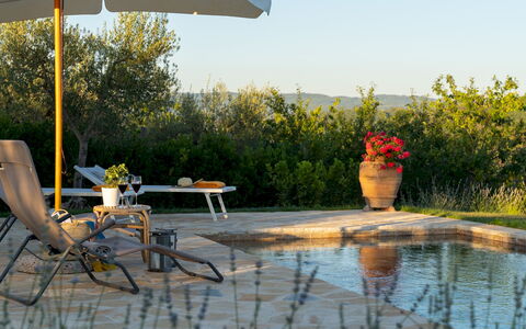 Country House Lo Spigo 4: Meubles, Mobilier De Jardin, Parapluie, Chaise, Piscine, Ombre, Balancelle, Jardin, Tableau De Plein Air, Pot De Fleur