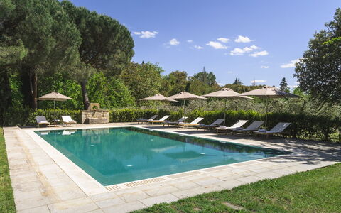 Villa Metelliano 10: Piscine, Mobilier De Jardin, Balancelle, Recours, Ombre, Jardin, Réflexion, Aménagement Paysager, Miroir D'Eau, Eco Hôtel