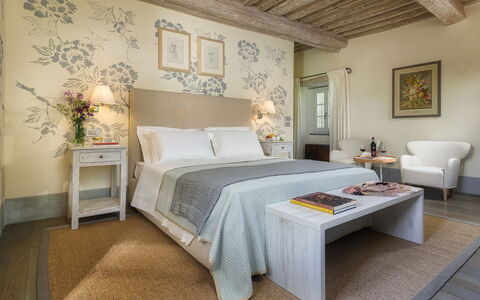 Villa Metelliano 10: Meubles, Design Intérieur, Mur, Lit, Chambre, Sol, Sol, Pièce, Plafond, Linge