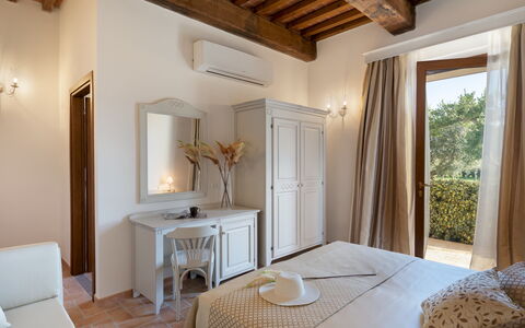 La Buganvilla 14: Meubles, Design Intérieur, Domicile, Plafond, Pièce, Sol, Sol, Éclairage, Lit, Chambre