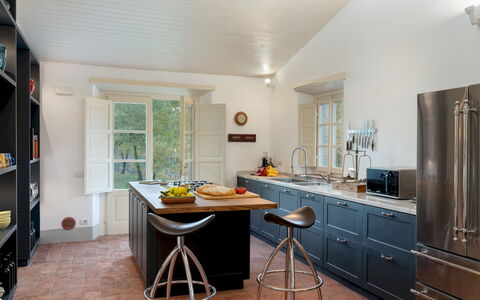 Anticiana 8: Meubles, Design Intérieur, Cuisine, Cabinetry, Comptoir, Sol, Appareil De Cuisine, Bois, Domicile, Plafond