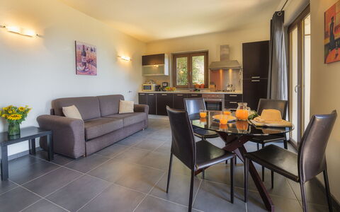 Villa Maggiorana 10: Domicile, Dur, Tache De Bois, Chaise, Recours, Plante D'Appartement, Salon, Hôtel, Eco Hôtel
