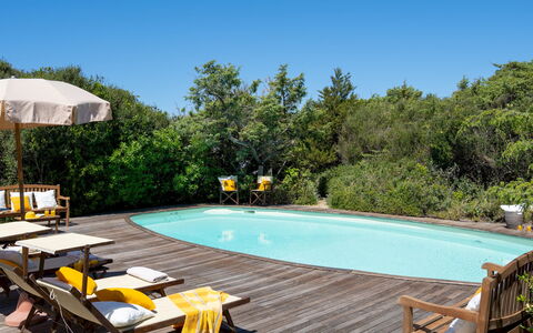 Villa Corallina 12: Piscine, Mobilier De Jardin, Meubles, Recours, Parapluie, Balancelle, Chaise, Ombre, Tableau De Plein Air, Eco Hôtel