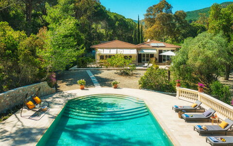 Villa Laconella 8+4: L'Eau, Piscine, Recours, Biens, Eco Hôtel, Thermes, Loisir, Hacienda, Ville Resort, Ombre