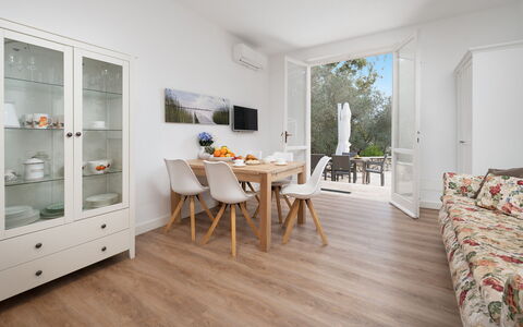 Villa Laconella 8+4: Meubles, Design Intérieur, Sol, Sol, Bois, Table, Pièce, Domicile, Plafond, Salon
