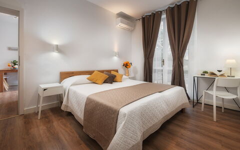 Villa Laconella 8+4: Design Intérieur, Meubles, Sol, Sol, Pièce, Lit, Plafond, Parquet, Domicile, Chambre