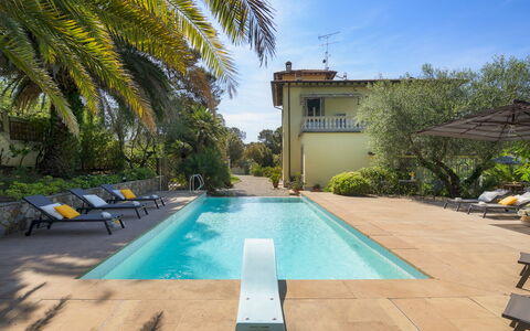 Villa Gaius 8+2: Piscine, Bleu, Recours, Composite, Eco Hôtel, Ombre, Mobilier De Jardin, Thermes, Hacienda, Balancelle