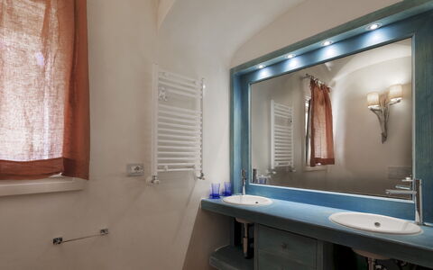 Villa Padulella 8+2: Mur, Luminaire Plomberie, Design Intérieur, Lavabo, Sol, Évier, Sol, Salle De Bains, Plafond, Robinet