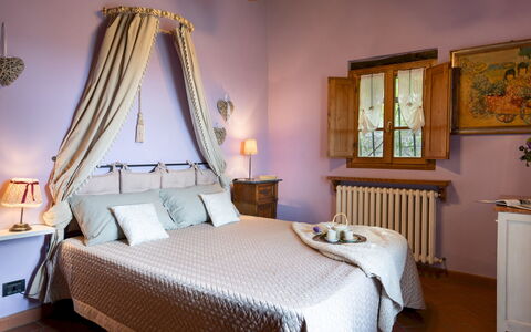 Podere Belvedere 6: Meubles, Design Intérieur, Lit, Chambre, Linge, Literie, Drap De Lit, Pièce, Textile, Éclairage