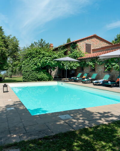 Podere Belvedere 6: Piscine, Mobilier De Jardin, Biens, Jardin, Hacienda, Recours, Villa, Arrière-Cour, Aménagement Paysager, Cour