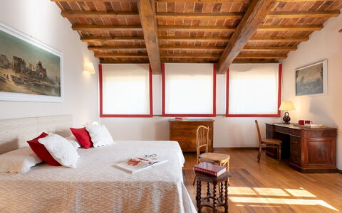 Cosciano 12: Meubles, Design Intérieur, Mur, Lit, Sol, Chambre, Bois, Sol, Plafond, Pièce