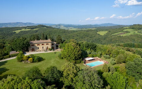 Cosciano 12: Biens, Manoir, Villa, Hacienda, Ferme, Piscine, Jardin, Pelouse, Aménagement Paysager, Demeure Seigneuriale