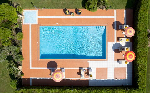 Villa Nikka 6: Piscine, Recours, Loisir, Composite, Mobilier De Jardin, Eco Hôtel, Ombre, Thermes, Caractéristique De L'Eau, Hacienda