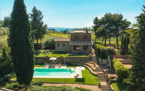 Il Fienile 4: Piscine, Biens, Domicile, Jardin, Chalet, Villa, Aménagement Paysager, Ferme, Hacienda, Arrière-Cour