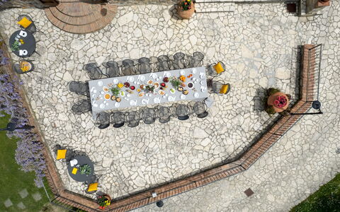 Guado al Sole 26+4: Meubles, Dalle, Chaise, Jardin, Cour, Mobilier De Jardin, Tableau De Plein Air, Patio, Pavé, Restaurant