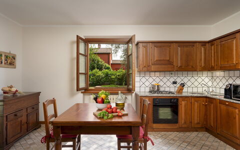 Villa Irene 6: Meubles, Design Intérieur, Cuisine, Sol, Cabinetry, Bois, Comptoir, Appareil De Cuisine, Domicile, Sol