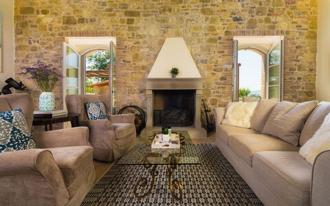 Villa Flaminia 8+2 -: Meubles, Design Intérieur, Canapé, Mur, Sol, Salon, Plafond, Table, Sol, Pièce