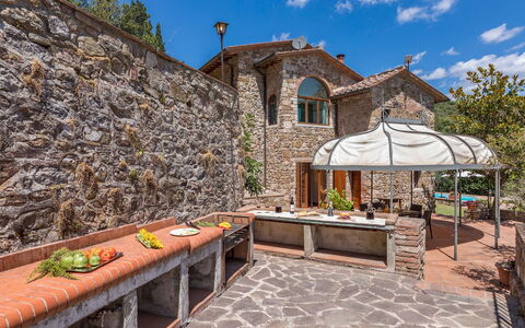 Podere Montioni 6+2: Mur, Architecture, Biens, Chalet, Mur De Pierre, Brique, Hacienda, Jardin, Ferme, Villa