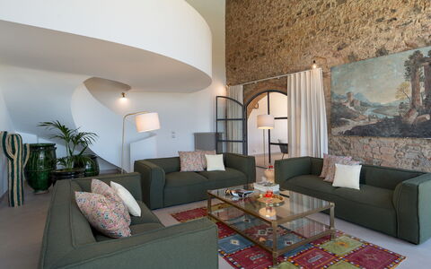 Villa Il Pozzo 14: Meubles, Design Intérieur, Mur, Canapé, Sol, Sol, Salon, Plafond, Pièce, Table