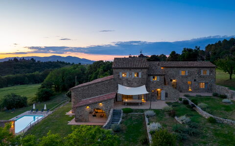 Villa Il Pozzo 14: Biens, Chalet, Ferme, Piscine, Villa, Aménagement Paysager, Manoir, Eco Hôtel, Recours, Ferme